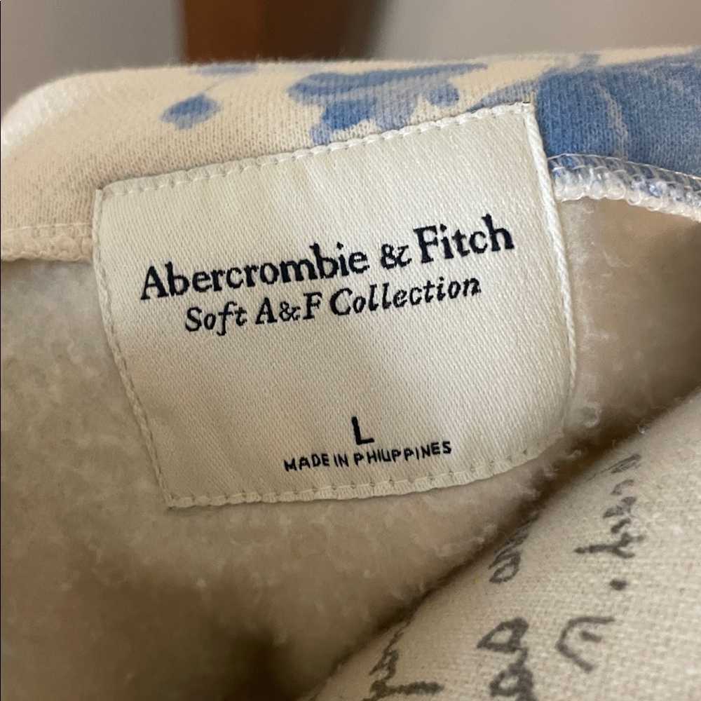 Abercrombie & Fitch Sweatshirt - Picture 3 of 5